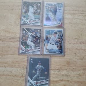 5 card lot of Cody Bellinger rookie cards all in g